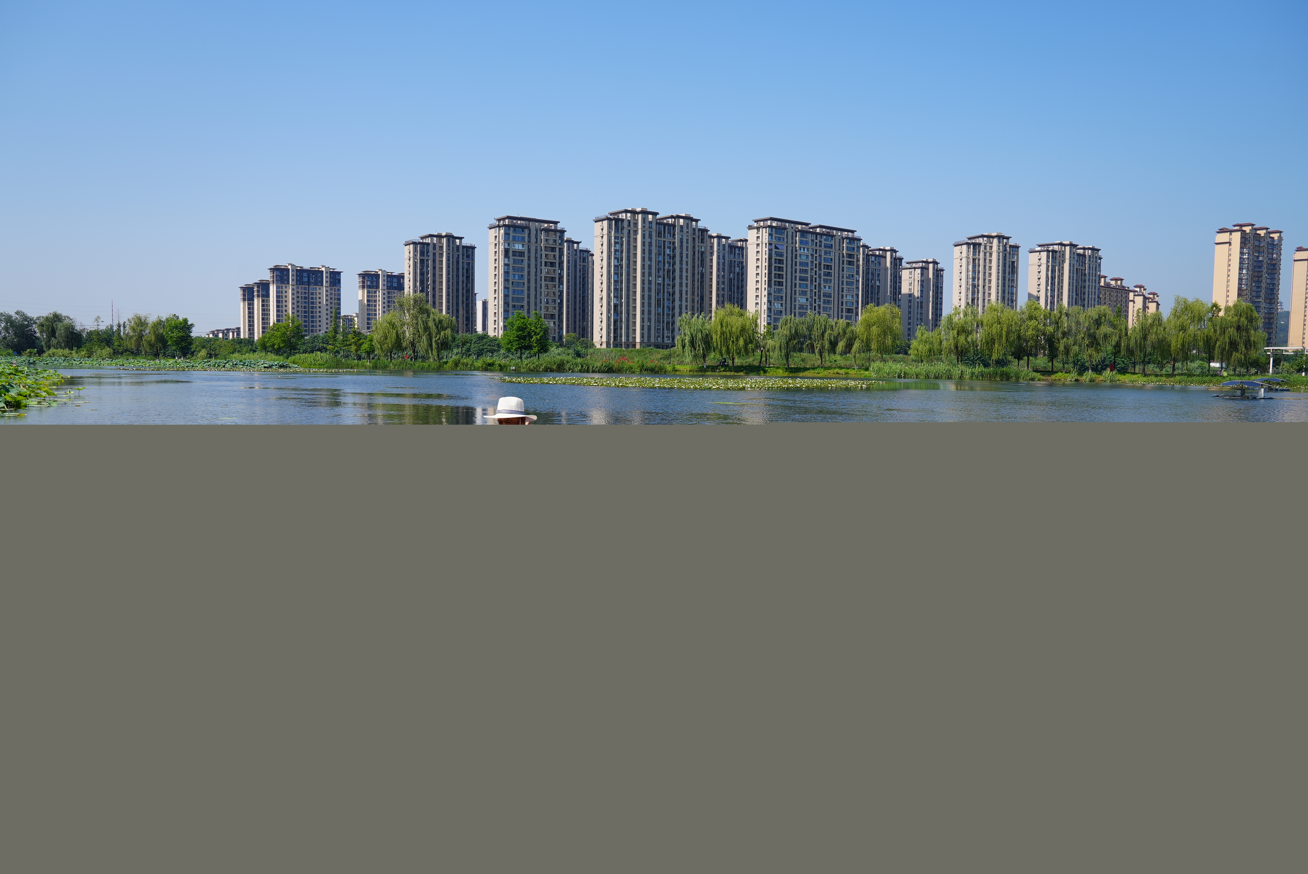 巡河護(hù)水 美化家園